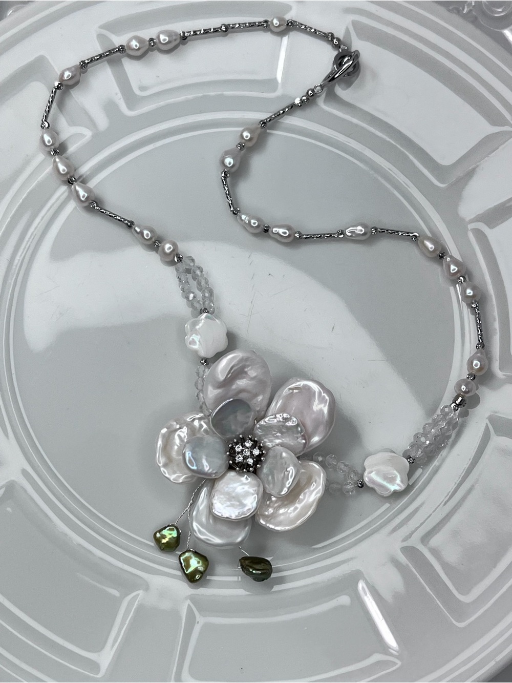 Handmade HQ Premium Freshwater Keshi Pearl Huge Flower 🌺 MOP Clover 🍀 Necklace
